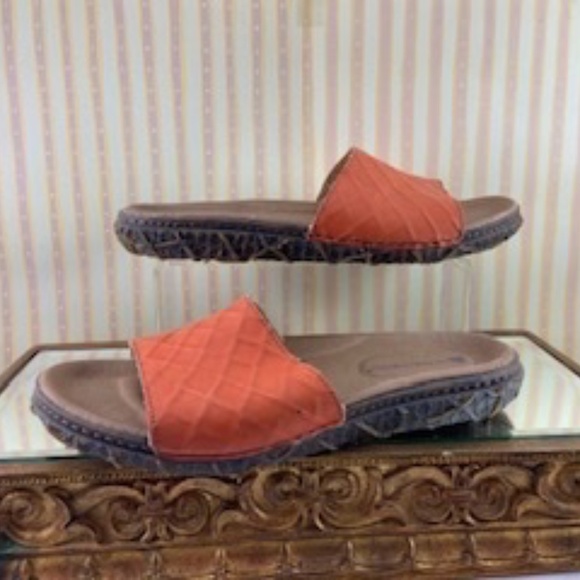 El Naturalista Orange Slides - Picture 14 of 15